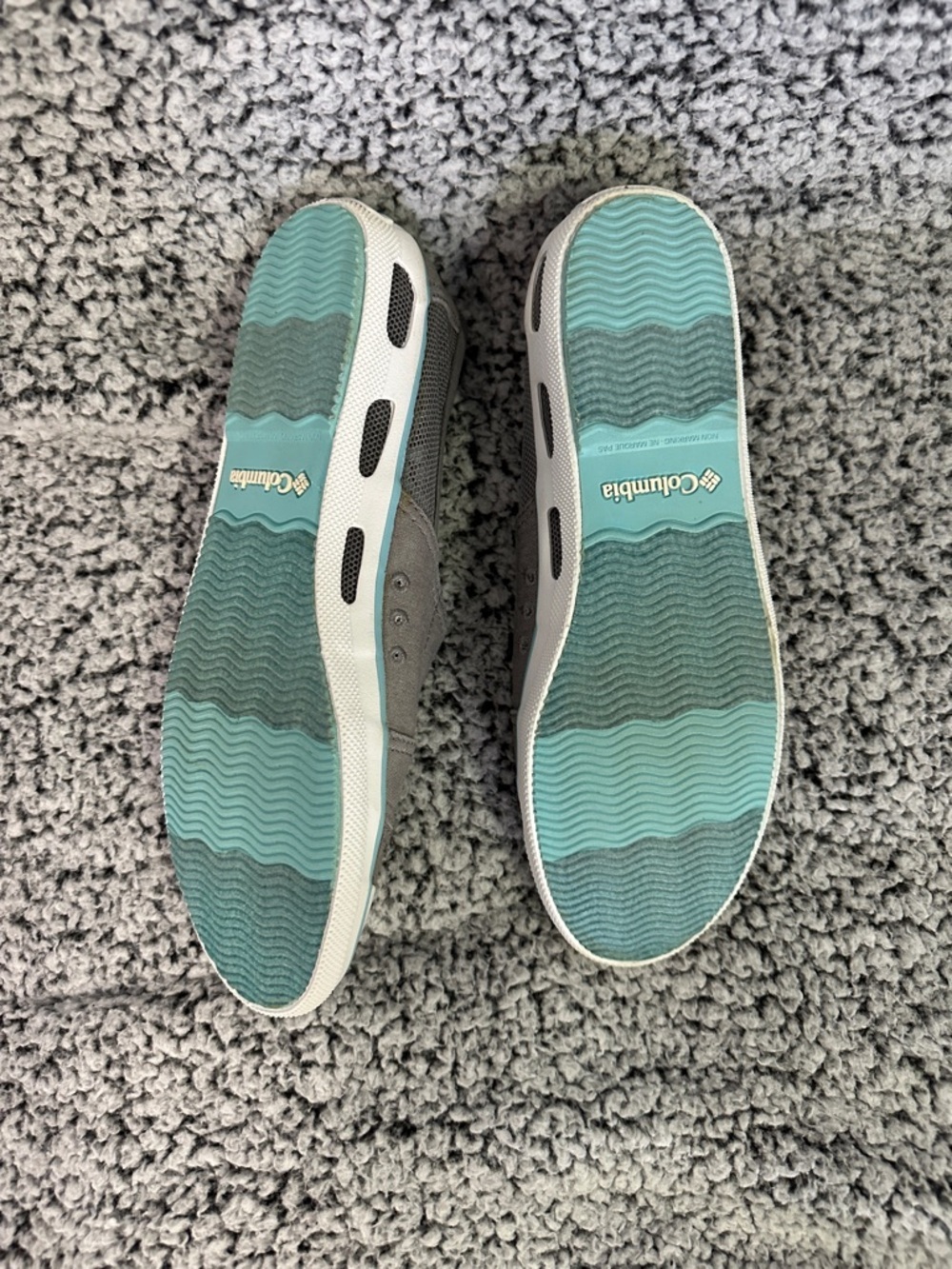 Columbia Women’s Vulc n Vent Gray Slip-On casual shoe size 9 - Picture 4 of 4